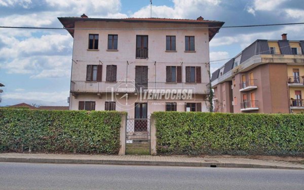 casa indipendente in vendita a Lozzolo