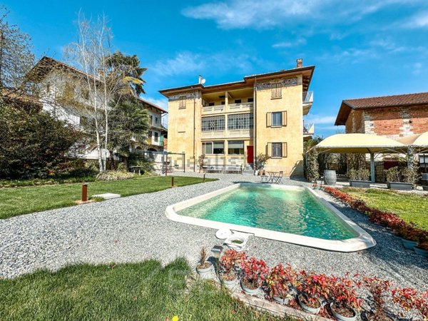 casa indipendente in vendita a Lozzolo