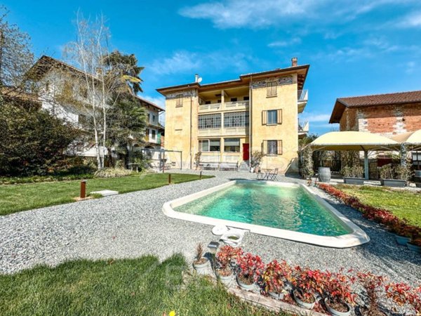 casa indipendente in vendita a Lozzolo