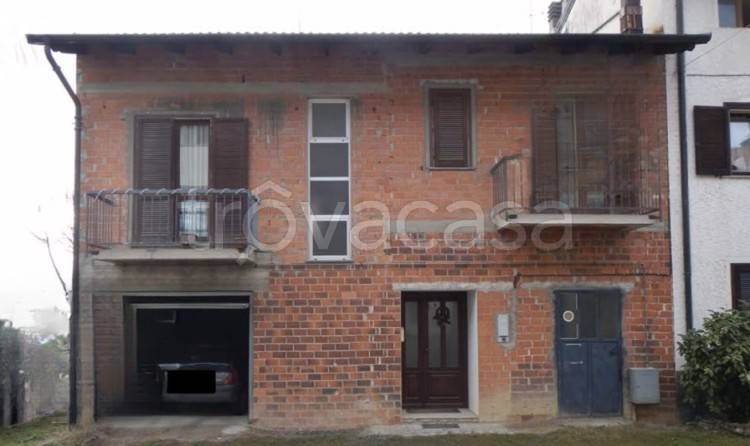 casa indipendente in vendita a Lozzolo