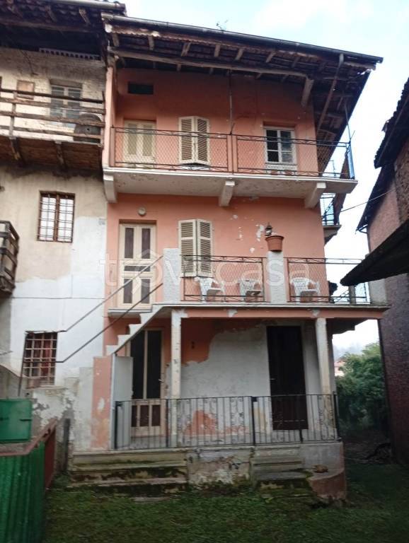 casa indipendente in vendita a Lozzolo