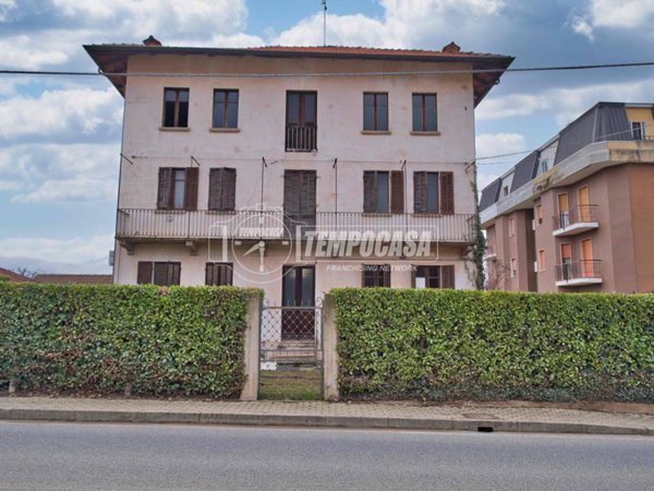 casa indipendente in vendita a Lozzolo