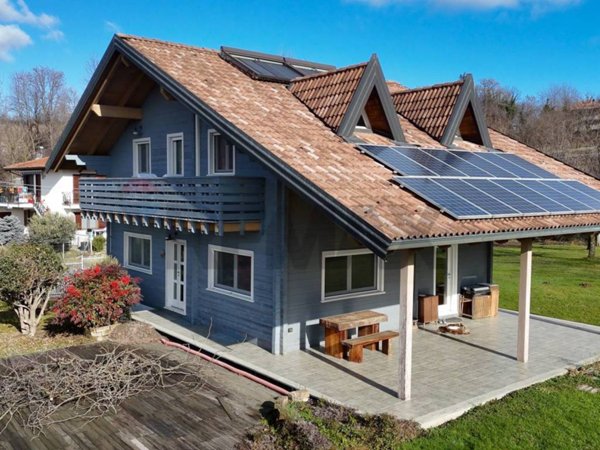casa indipendente in vendita a Lozzolo