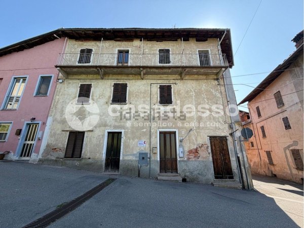 casa indipendente in vendita a Lozzolo