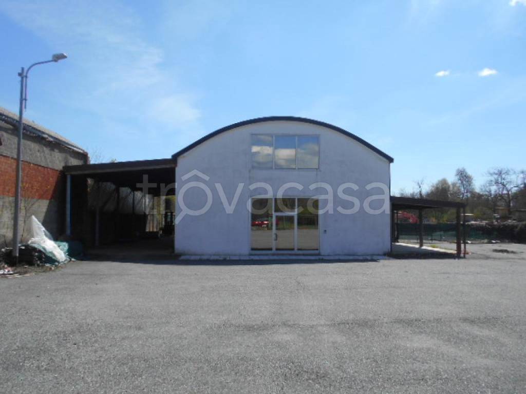 locale commerciale in vendita a Lozzolo