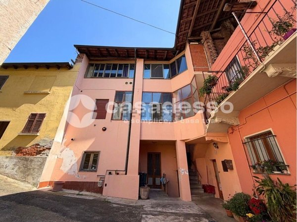 casa indipendente in vendita a Lozzolo