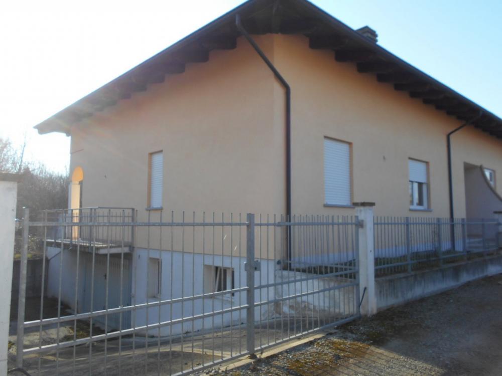 casa indipendente in vendita a Moncrivello
