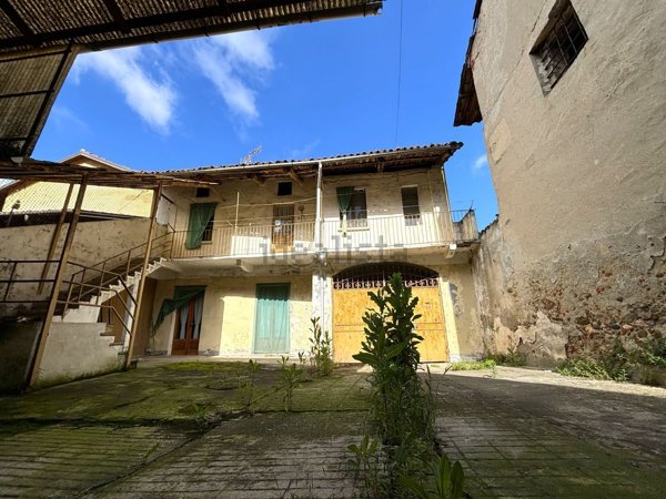 pentavano in vendita a Moncrivello