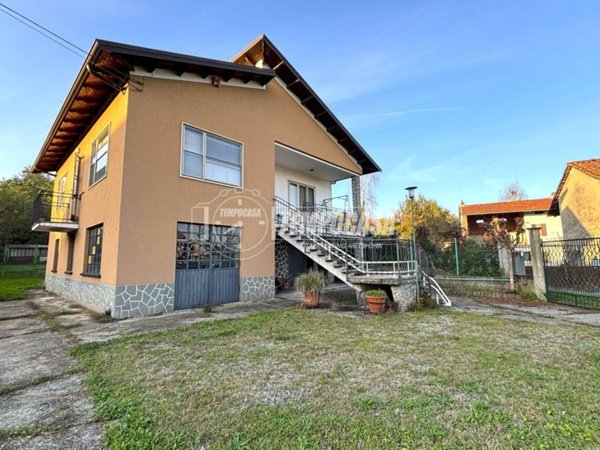 casa indipendente in vendita a Moncrivello