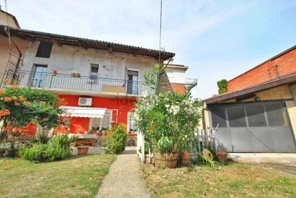 casa indipendente in vendita a Moncrivello