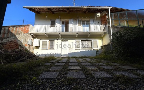 casa indipendente in vendita a Moncrivello