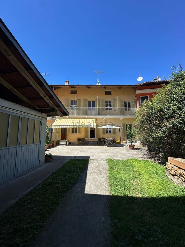 casa indipendente in vendita a Moncrivello