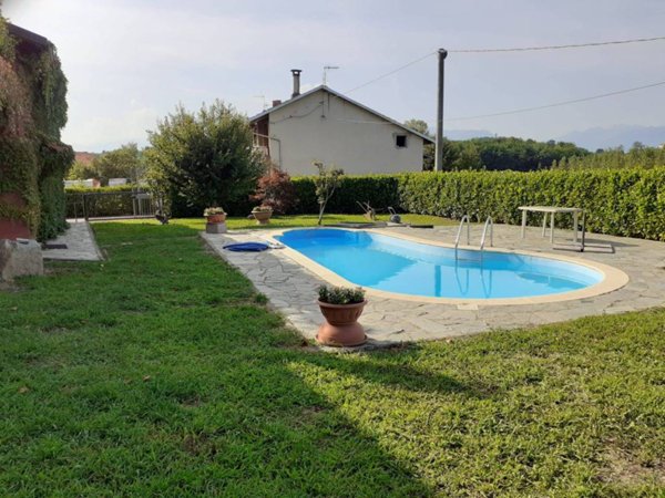 casa indipendente in vendita a Moncrivello