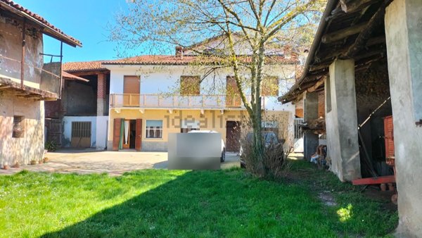 casa indipendente in vendita a Moncrivello