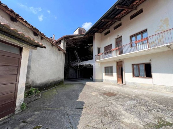 casa indipendente in vendita a Moncrivello