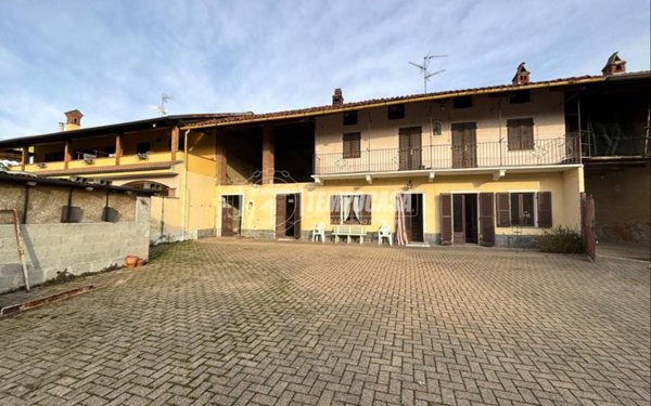 casa indipendente in vendita a Moncrivello