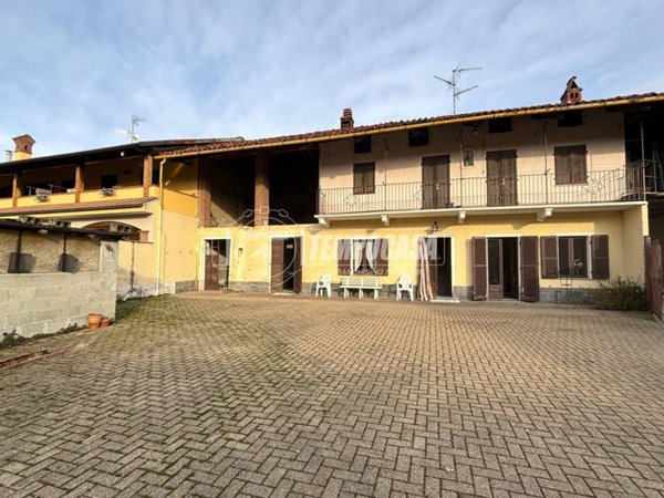 casa indipendente in vendita a Moncrivello
