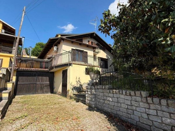 casa indipendente in vendita a Moncrivello
