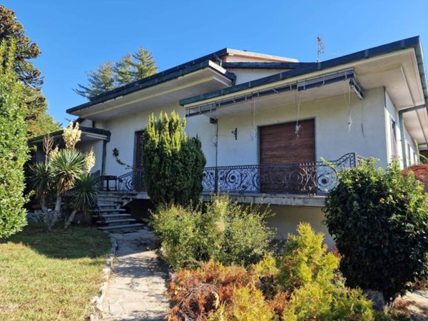 casa indipendente in vendita a Moncrivello