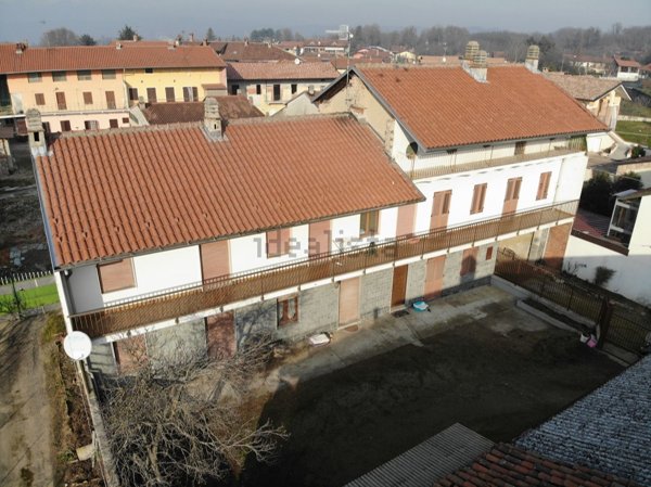 casa indipendente in vendita a Moncrivello