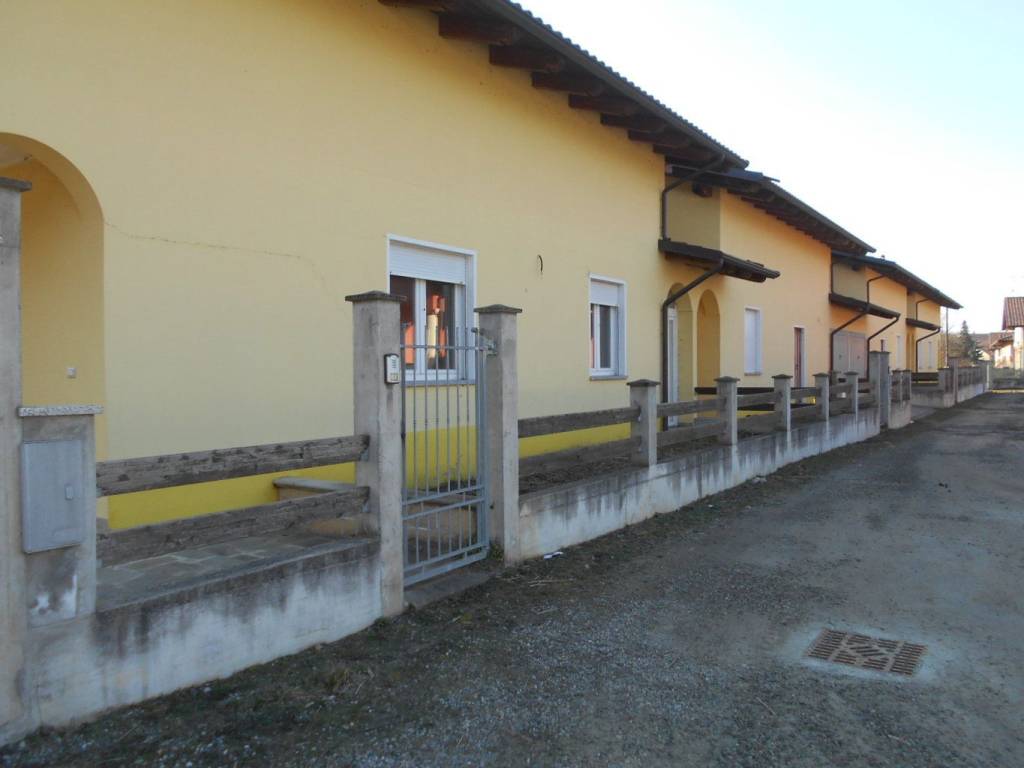 casa indipendente in vendita a Moncrivello