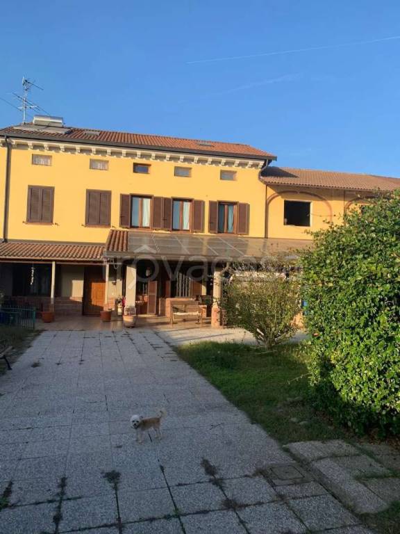 casa indipendente in vendita a Motta de' Conti