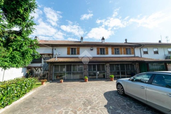 casa indipendente in vendita a Motta de' Conti in zona Mantie