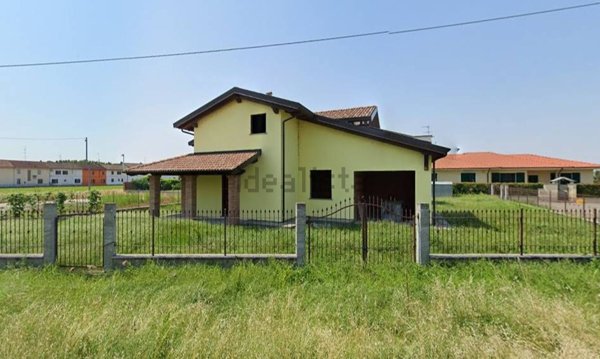 casa indipendente in vendita a Motta de' Conti