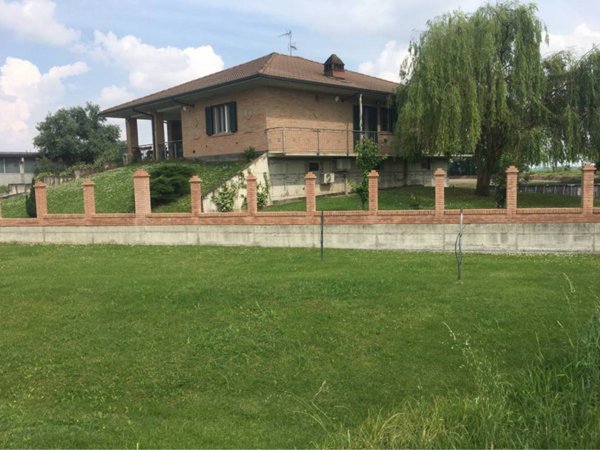 casa indipendente in vendita a Motta de' Conti