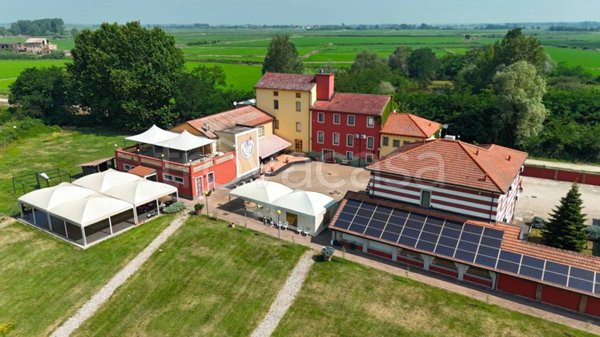 negozio in vendita a Motta de' Conti