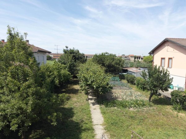 casa indipendente in vendita a Palazzolo Vercellese