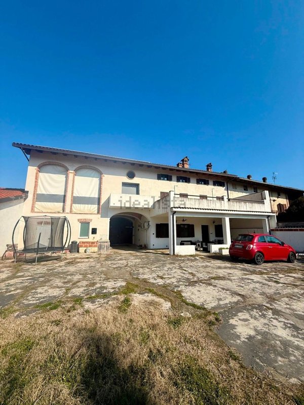 casa indipendente in vendita a Palazzolo Vercellese