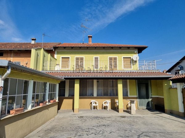casa indipendente in vendita a Palazzolo Vercellese