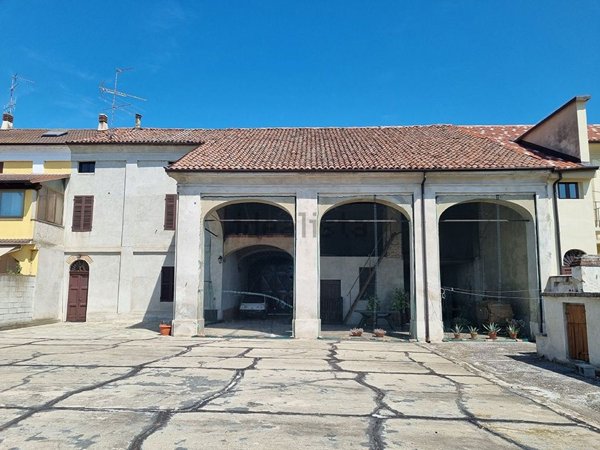 casale in vendita a Palazzolo Vercellese