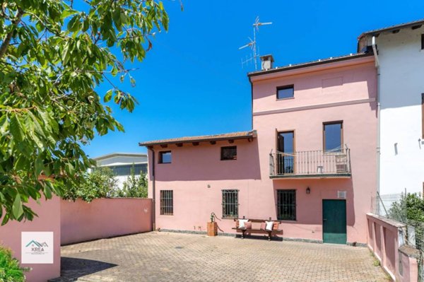 casa indipendente in vendita a Palazzolo Vercellese