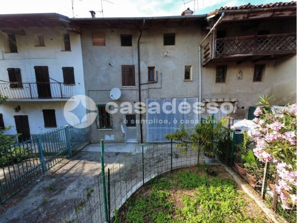 casa indipendente in vendita a Palazzolo Vercellese