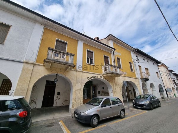 casa semindipendente in vendita a Palazzolo Vercellese