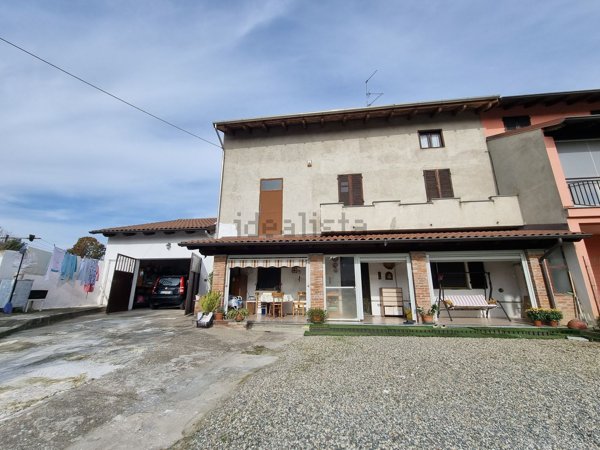 casa indipendente in vendita a Palazzolo Vercellese