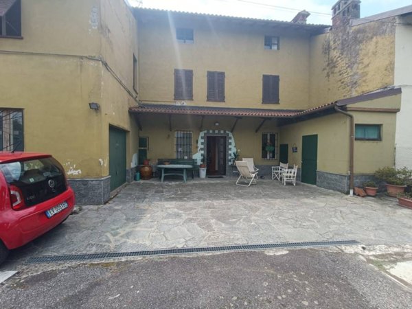 casa indipendente in vendita a Palazzolo Vercellese