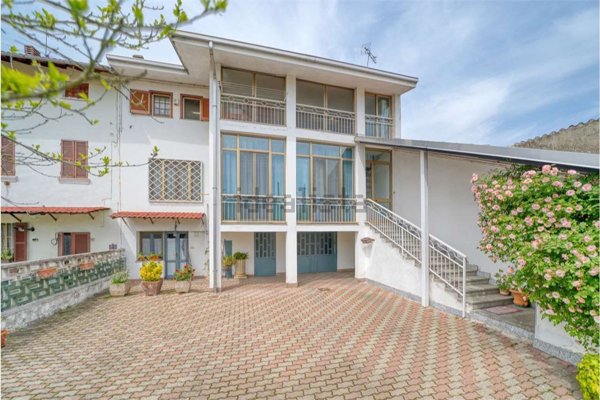 casa indipendente in vendita a Palazzolo Vercellese