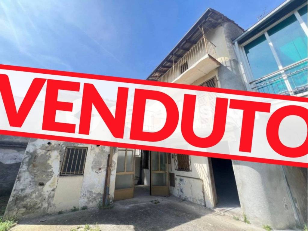 casa indipendente in vendita a Palazzolo Vercellese