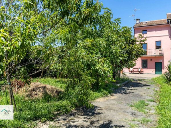 casa indipendente in vendita a Palazzolo Vercellese