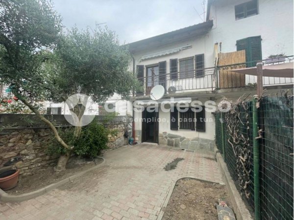 casa indipendente in vendita a Palazzolo Vercellese