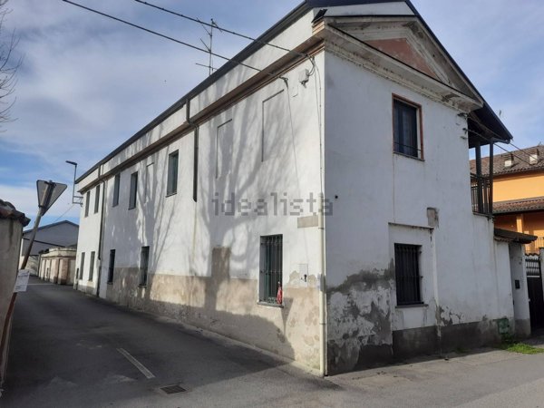 casa indipendente in vendita a Palazzolo Vercellese