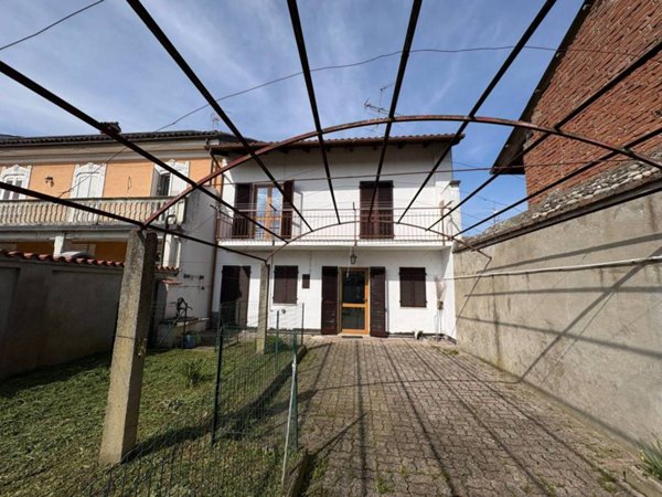 casa indipendente in vendita a Palazzolo Vercellese