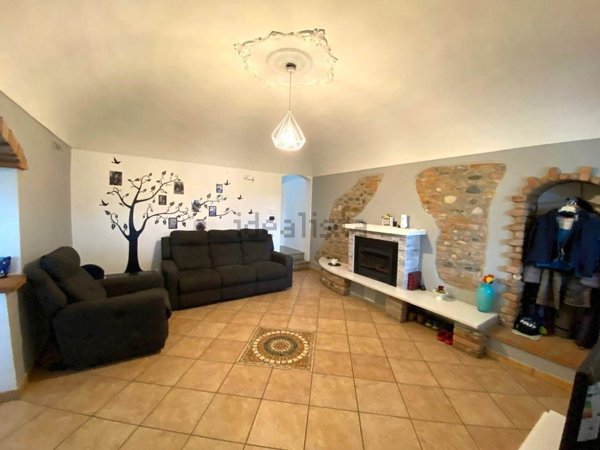 casa indipendente in vendita a Palazzolo Vercellese