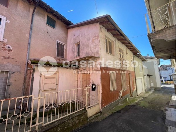 casa indipendente in vendita a Palazzolo Vercellese