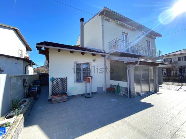 casa indipendente in vendita a Palazzolo Vercellese