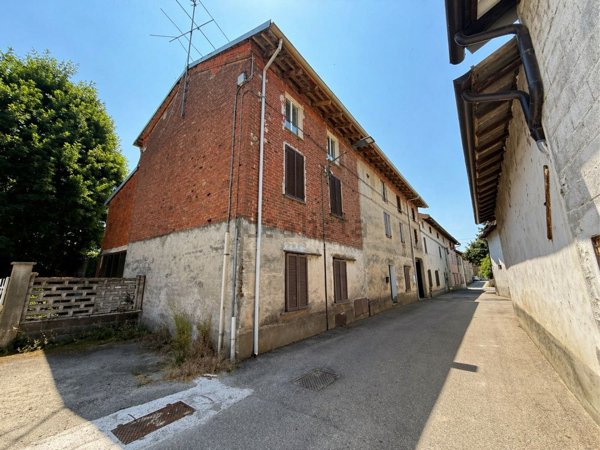 casa indipendente in vendita a Palazzolo Vercellese