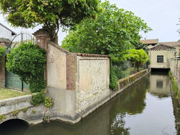 casa indipendente in vendita a Palazzolo Vercellese